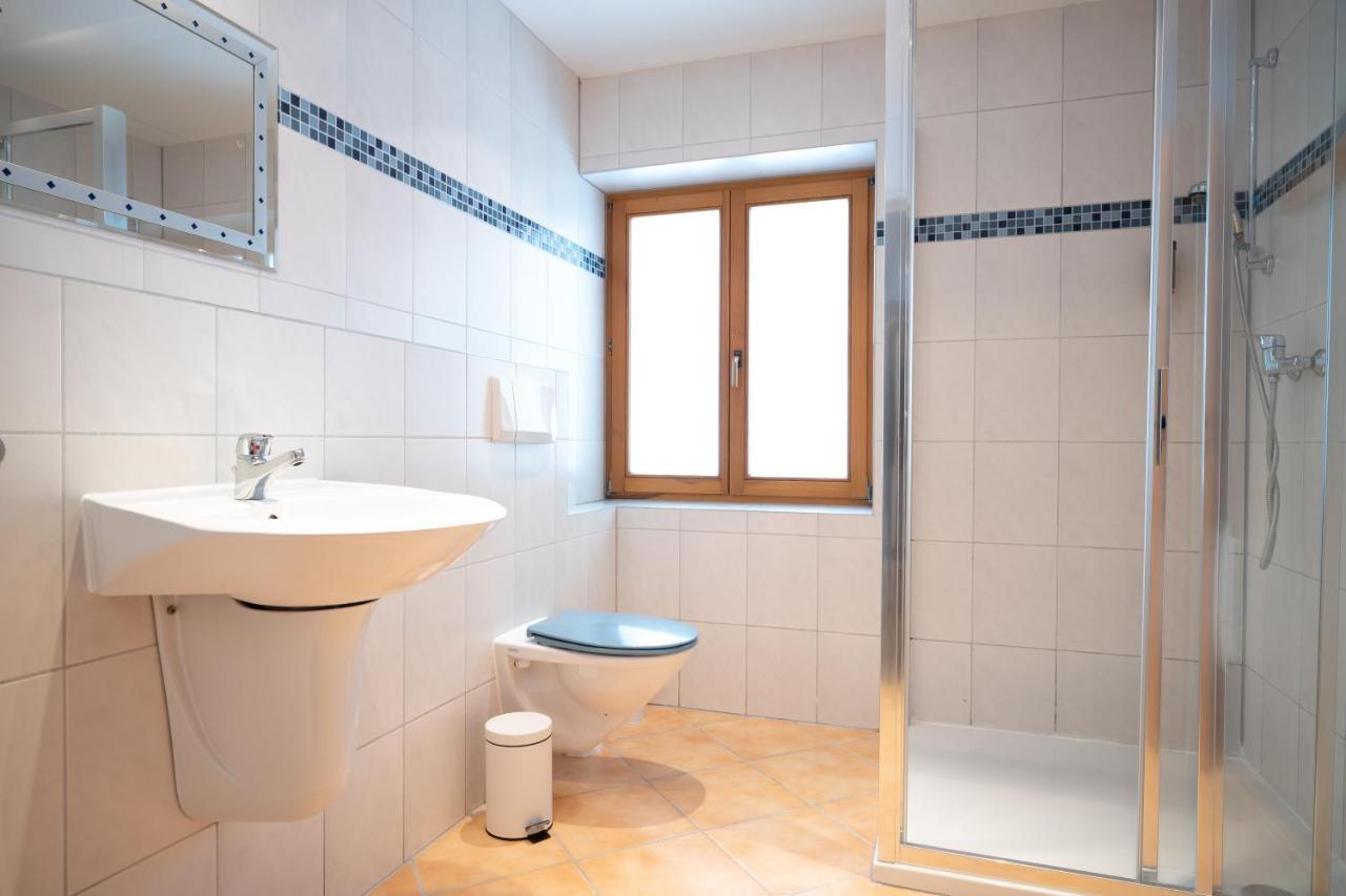 Lake View Lodges By We Rent, Summercard Included 젤암제 외부 사진