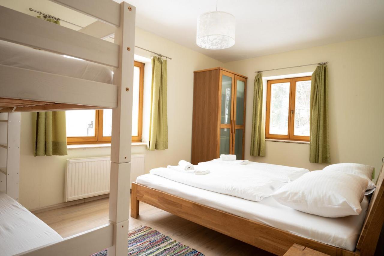 Lake View Lodges By We Rent, Summercard Included 젤암제 외부 사진